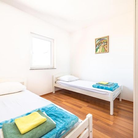 Apartment Damir Novalja Luaran gambar