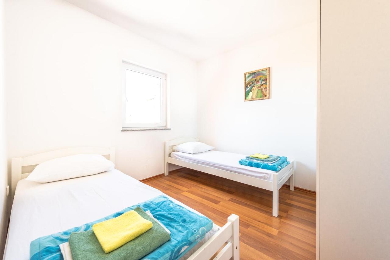 Apartment Damir Novalja Luaran gambar